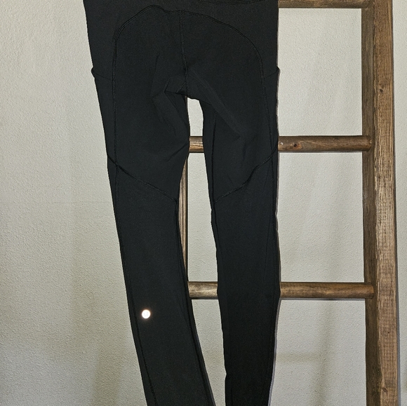 Size 10 lululemon leggings - Picture 2 of 2